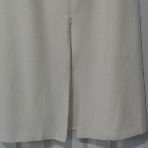 Light weight wool skirt. NWT - Picture 3 of 3